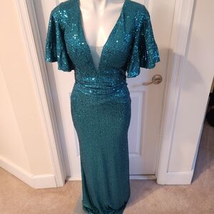 Eva & Lola New Evening Dress Medium